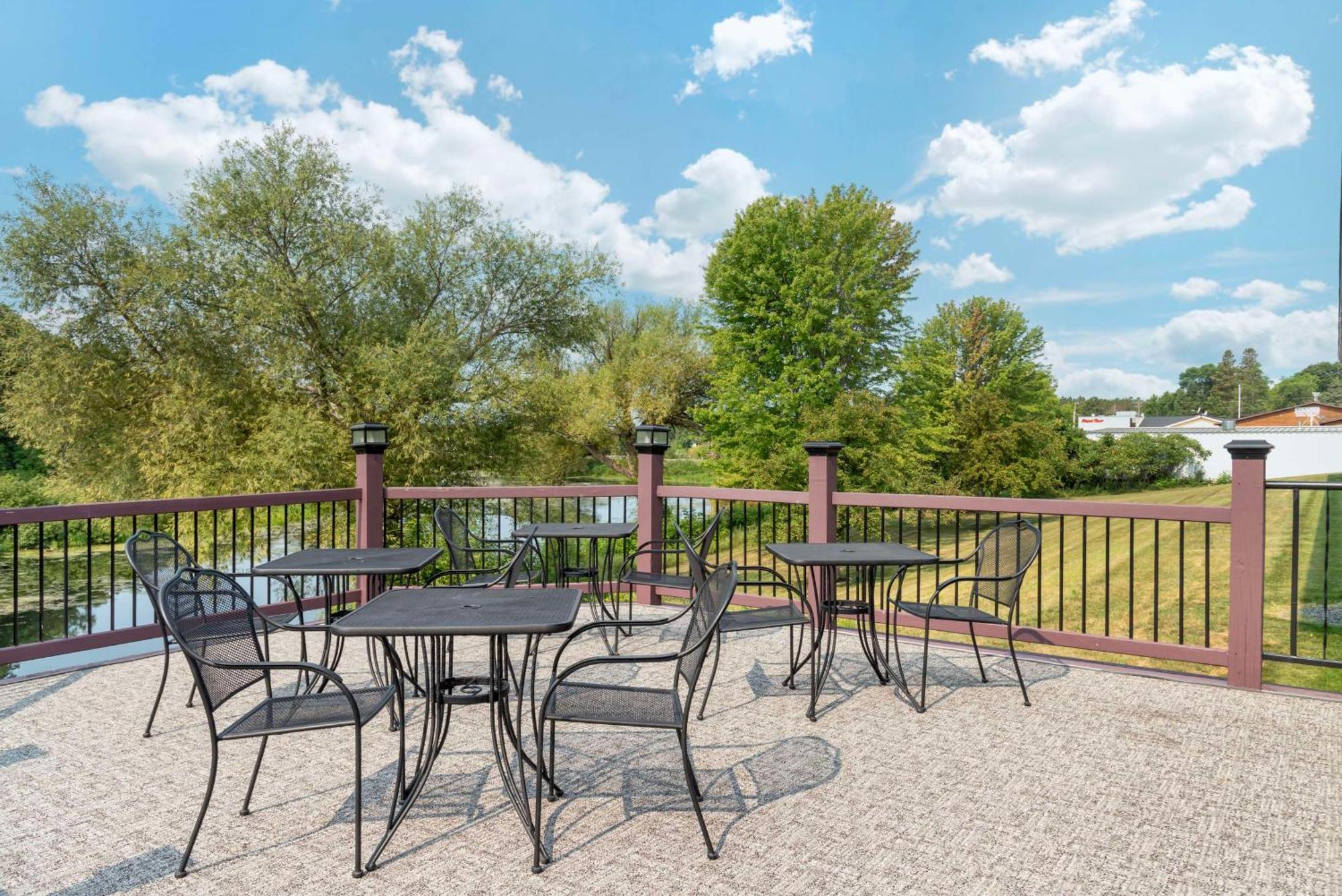 Best Western Spooner Riverplace Εξωτερικό φωτογραφία